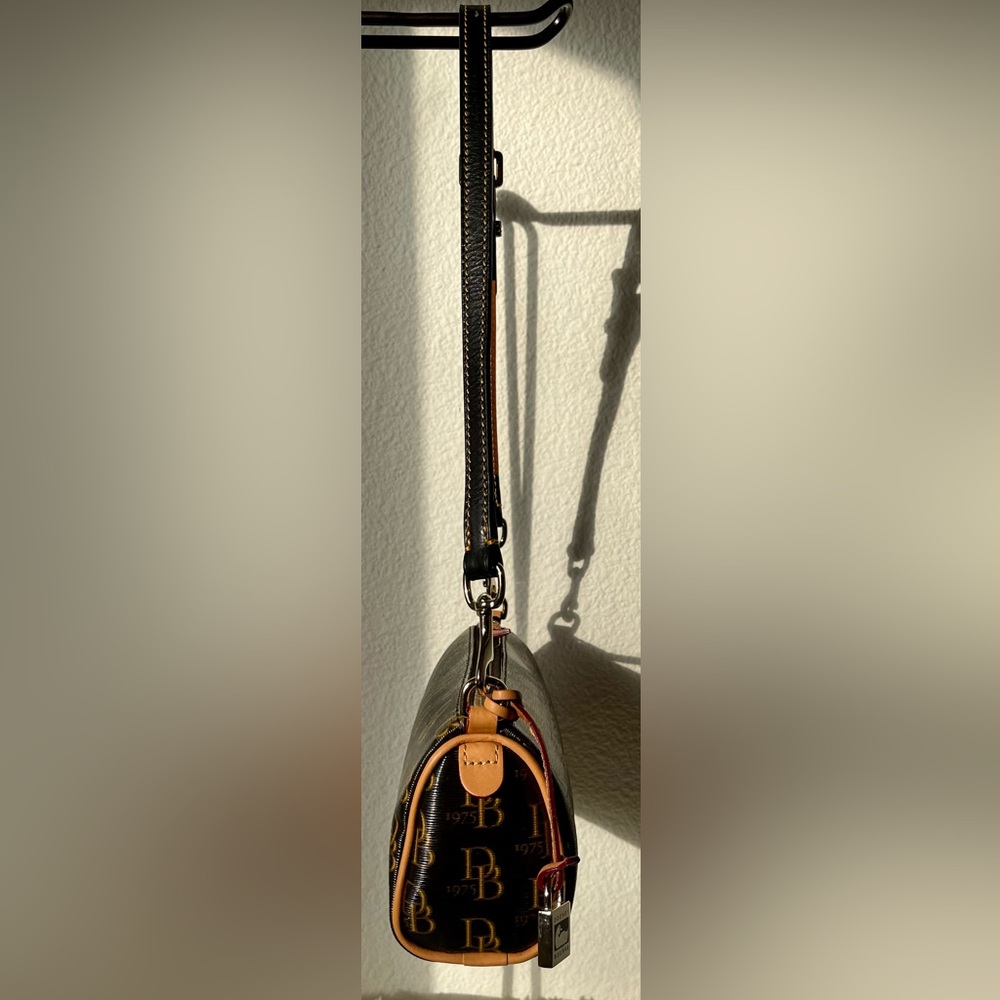Dooney & Bourke Mini Barrel Signature Purse - Picture 2 of 11